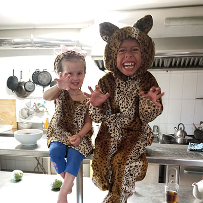 <strong>Misha, Alma e Izei</strong>